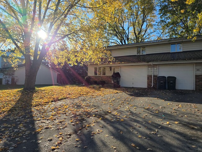 Photo - 624-626 Crestview Drive Unit 626