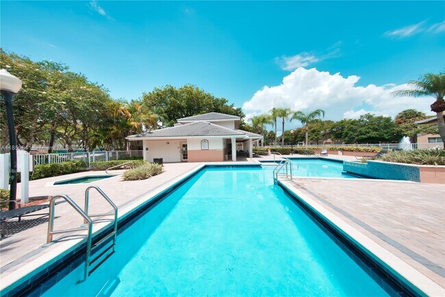 Photo - 9833 Westview Dr Unit 829