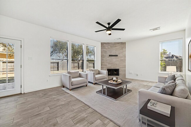 Photo - 1702 River Trail