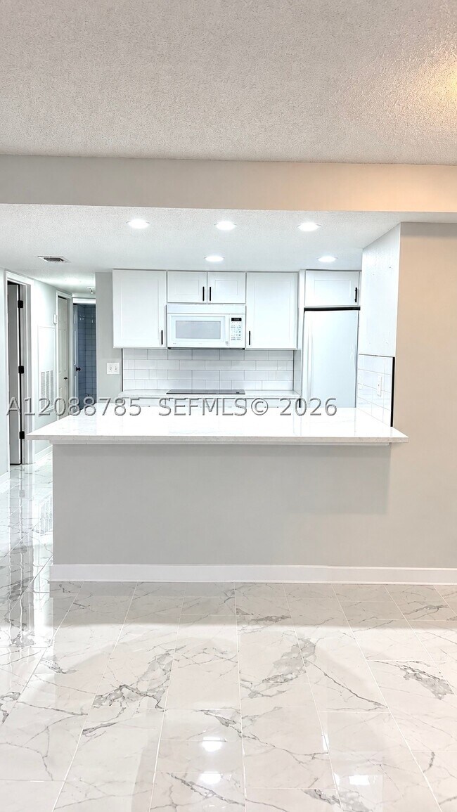 Building Photo - 2036 Royal Bay Blvd Unit 59