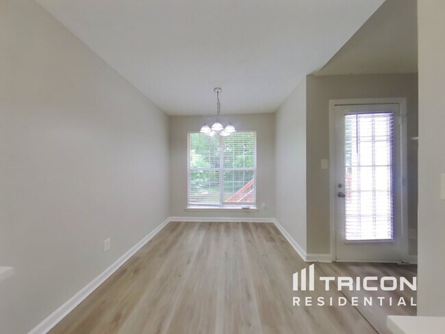 Photo - 65 Applewood Cir