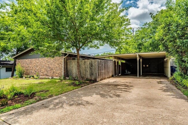 Building Photo - 1417 Braes Ridge Dr Unit B