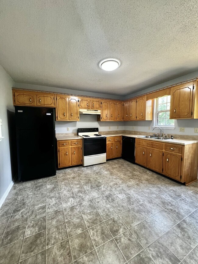 Photo - 678 Artic Ave