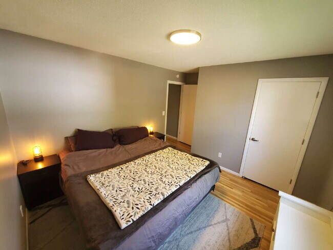 Photo - 4 bed 2 bath Comfortable and spacious single-family house, in NE Minneapolis