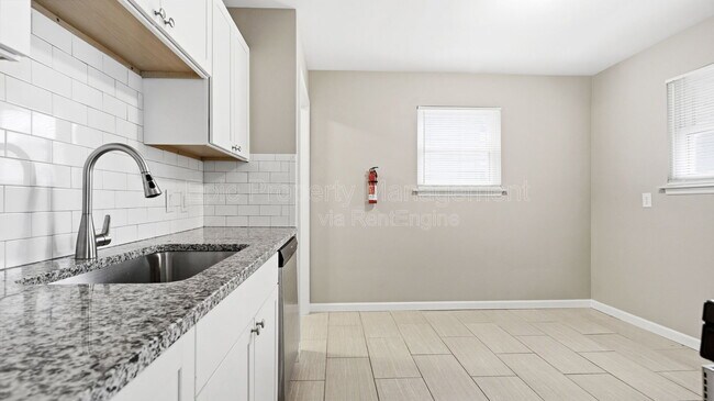 Photo - 1072 Mill St