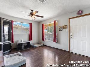 Photo - 142 Jean St
