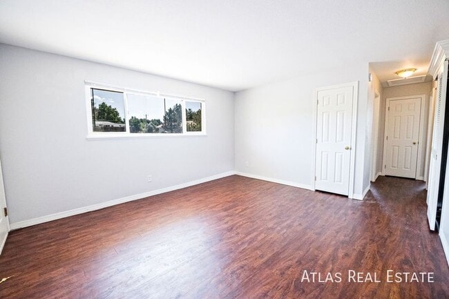 Building Photo - 950 Bishop Ct Unit B Rental