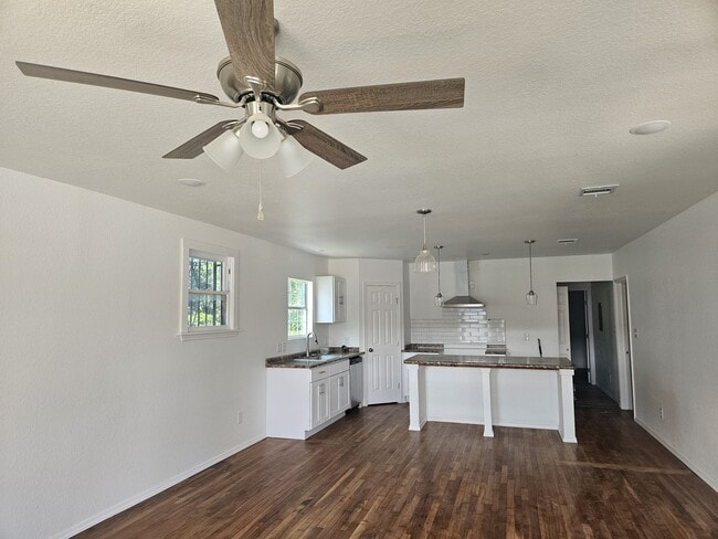 Photo - 923 McIlvaine