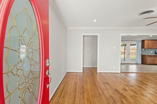 Photo - 1411 Conrad Sauer Dr