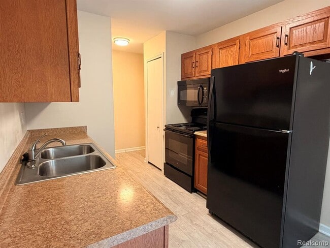 Photo - 41090 Southwind Dr