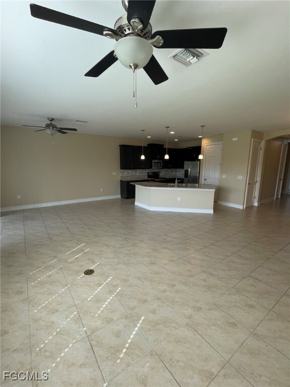 Photo - 3896 King Edwards St