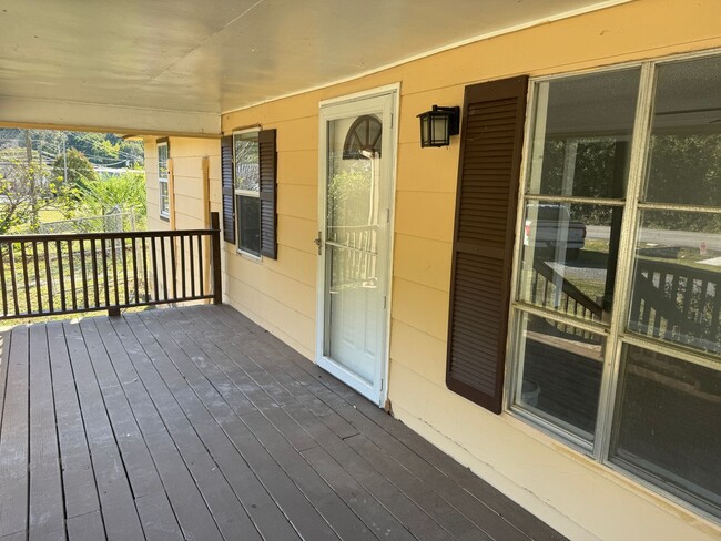 Building Photo - 3 Bdrm Home In Harrison