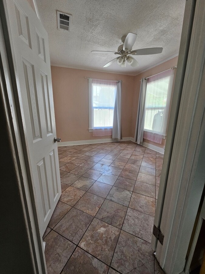 Photo - 1321 N Durant St