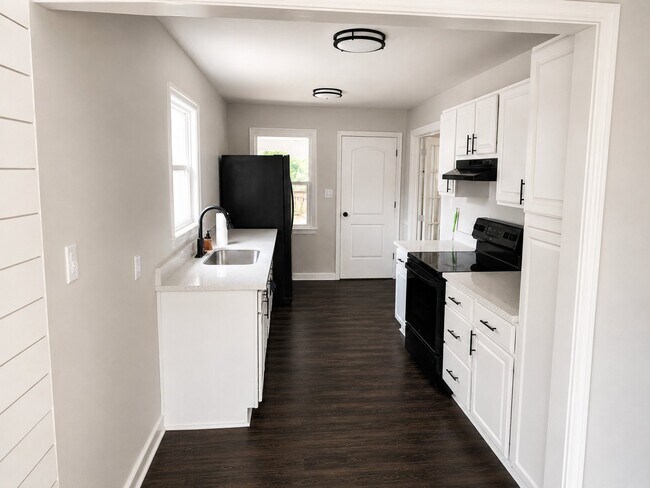 Photo - 1411 Stansfield Dr