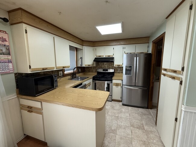 Photo - 1431 Pawtucket Blvd