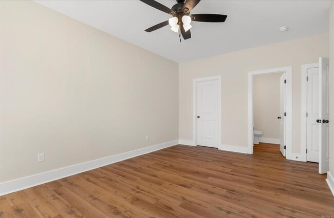 Photo - 921 Banner St House