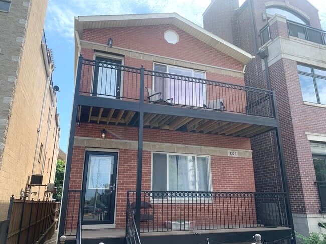 Photo - 1327 W Walton St Unit 2