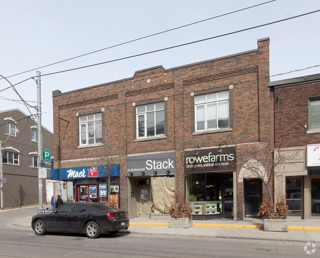 Primary Photo - 2122 Queen St