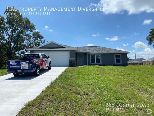 Building Photo - Custom Home - Desirable SE Ocala Neighborh...