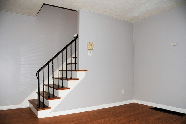 Photo - 926 S Harris Ave