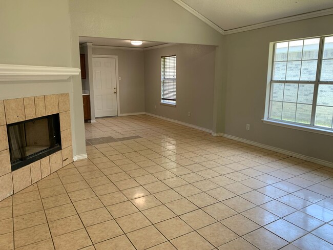 Building Photo - 4427 Las Haciendas Dr