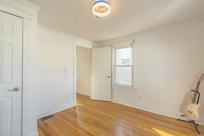 Photo - 179 Hobart Ave