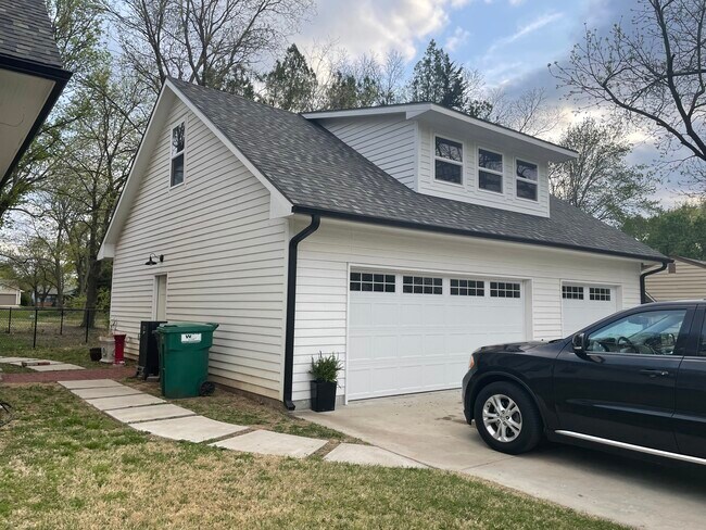 2 Bed Apartment All Bills Paid - 211 N College Ave House Unit 433 E Emery