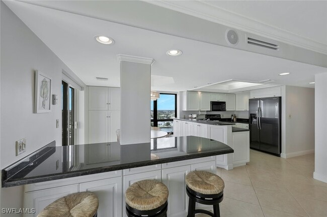 Building Photo - 4451 Gulf Shore Blvd N Unit 1205