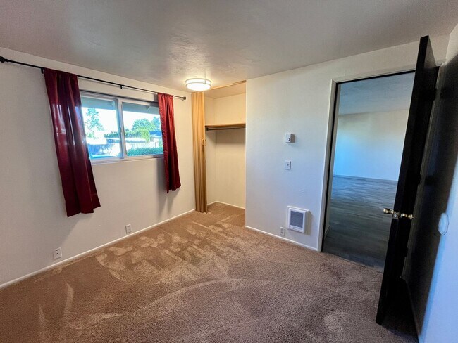 Photo - Churchill Area Home