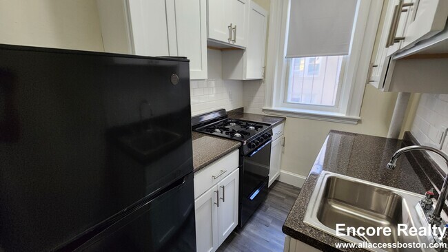 Building Photo - 1161 Boylston St Unit #26 Rental