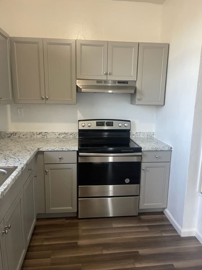 Photo - FOR RENT WILLOUBHY AREA!