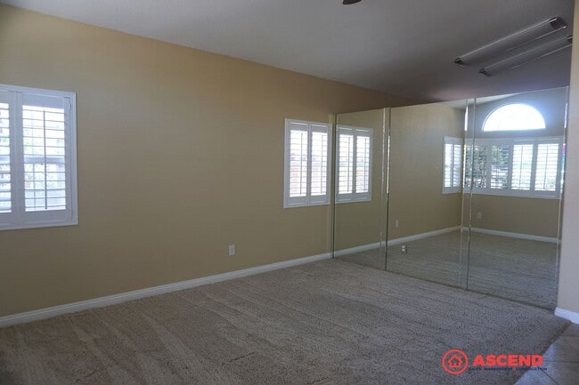 Photo - 3 Bedroom Home Near White Ln. & Gosford!