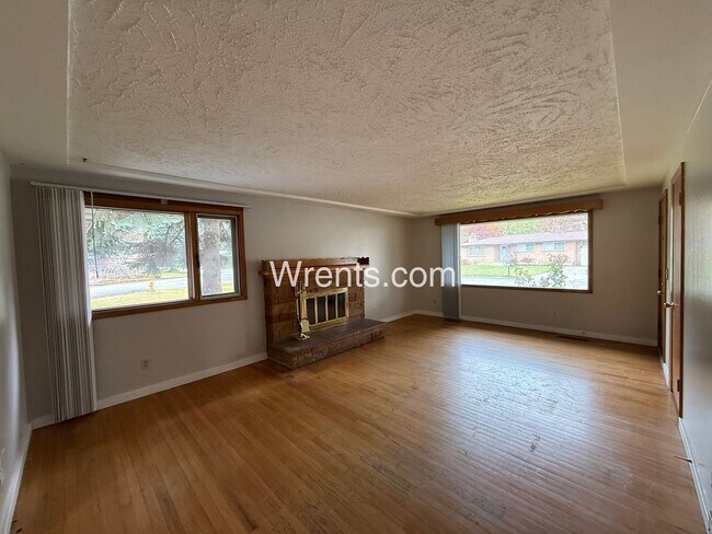 Photo - Now Available: Spacious 4-Bed, 2-Bath Home in Town & Country