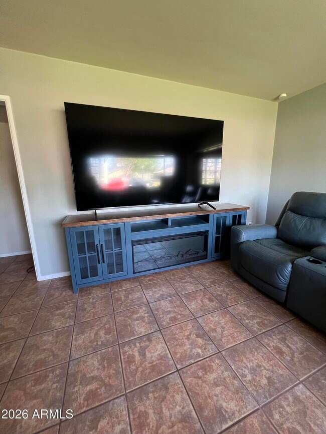 Photo - 4121 E Edgemont Ave