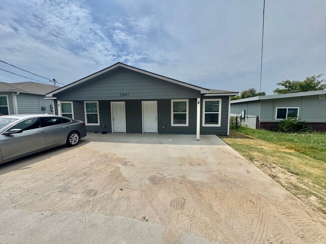 Photo - 1007 N Quincy Ave Unidad B