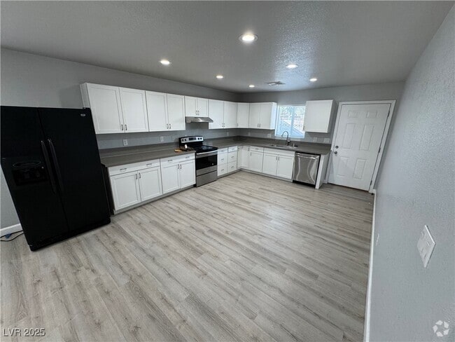 Building Photo - 4793 E Harmon Ave Rental