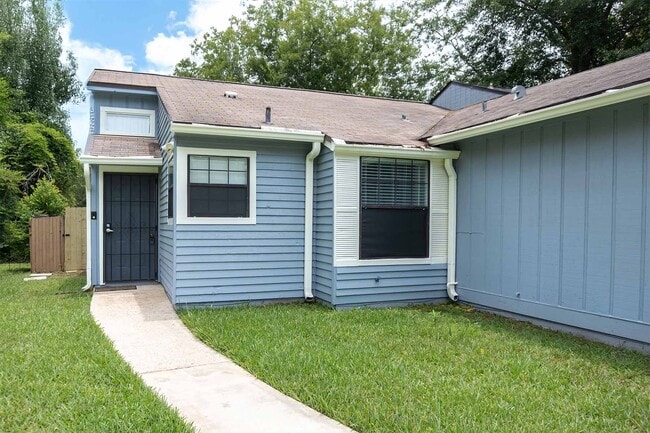 Photo - 3223 Albert Dr