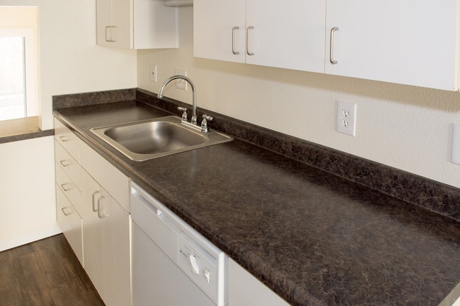 Photo - Kinneman Square Unit 1