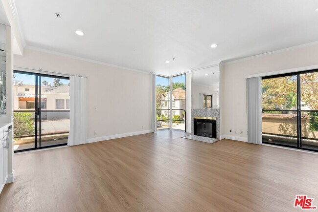 Photo - 8558 Chalmers Dr Unidad 201