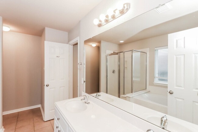 Enchanted Rock Lane, Missouri City, TX 77459 - 4 BR 2 BA single-family home