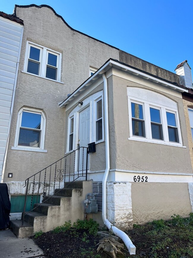 Beautiful 2 Bedroom, 1 Bath in Upper Darby... - Beautiful 2 Bedroom, 1 Bath in Upper Darby... House