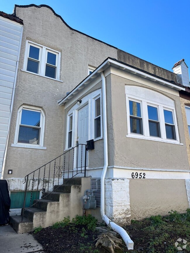 Building Photo - Beautiful 2 Bedroom, 1 Bath in Upper Darby... Rental