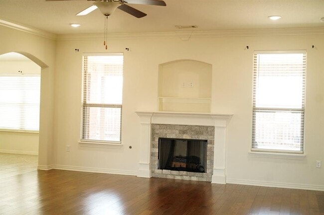 Photo - 381 Holly St
