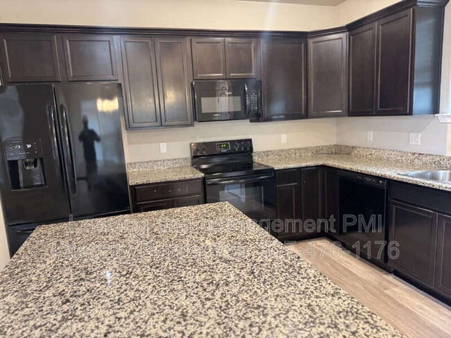 Photo - 201 St Caillin St