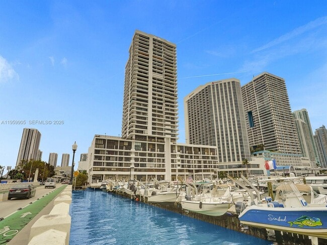 Photo - 555 NE 15th St Unidad 26G