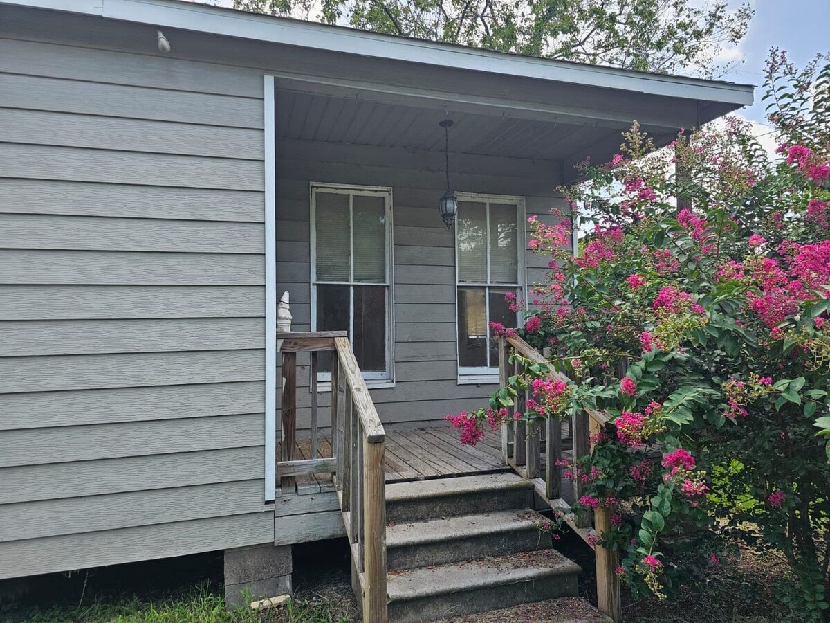 Three Bedroom House For Lease - Three Bedroom House For Lease