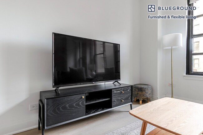 Photo - 200 E Chestnut St Unidad FL9-ID1390