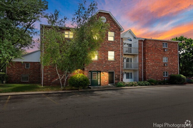 Building Photo - 4301 W Shamrock Ln Unit 3G Rental