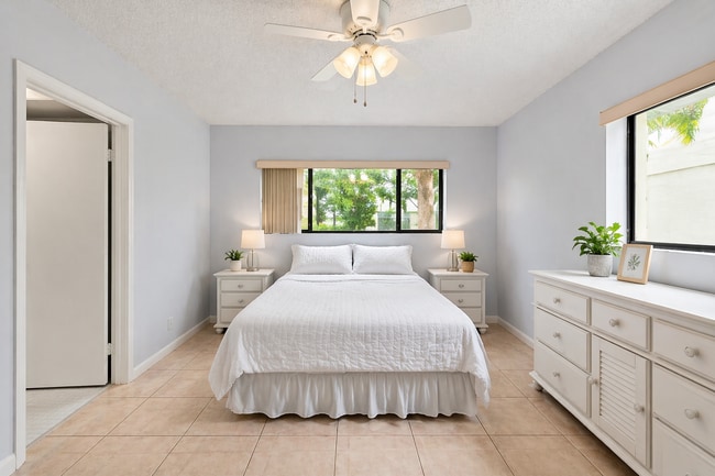 Photo - 5310 Las Verdes Cir Unit 106