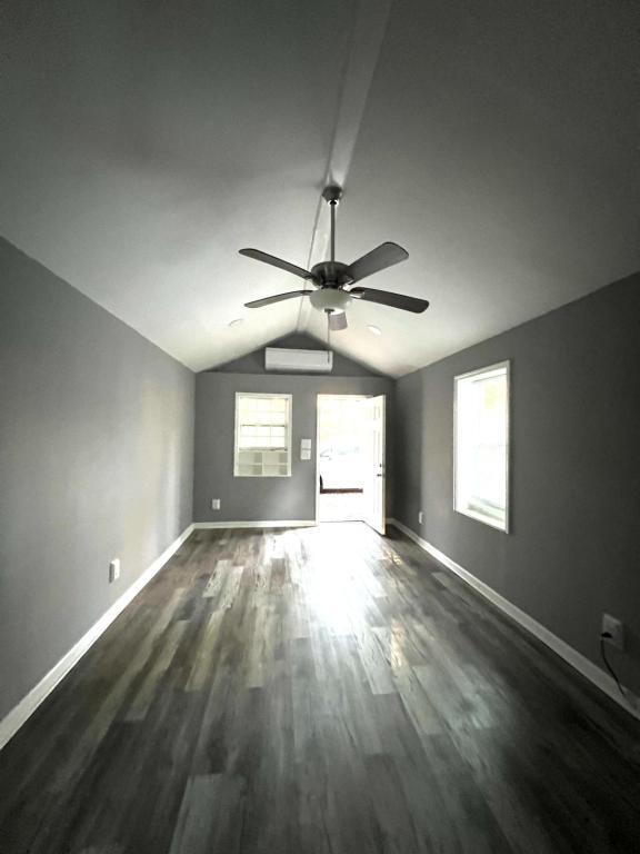 Photo - 135 Honeysuckle Ln